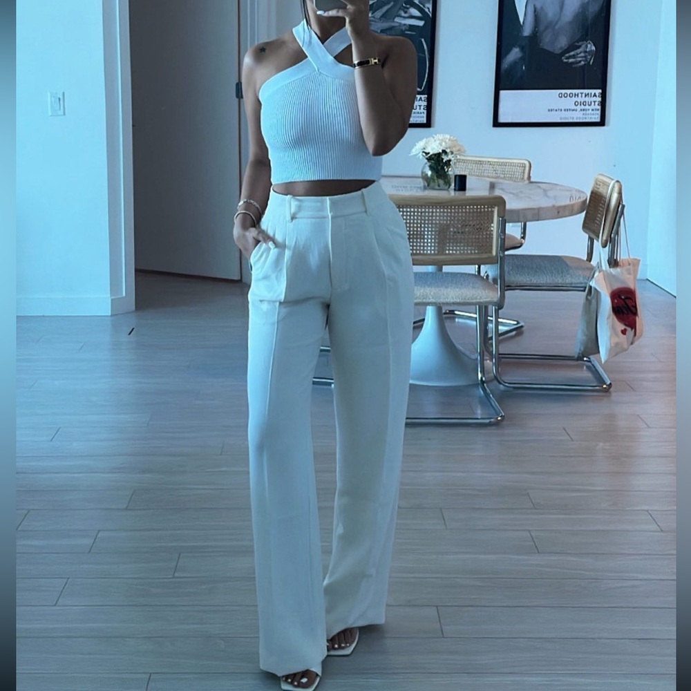 Aritzia Sculpt Knit Criss Cross Cropped Tank Top